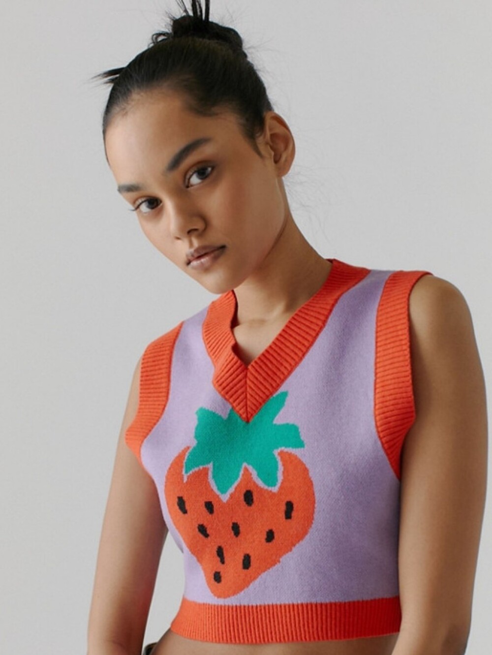 Urban Outfitters Randi Cropped Strawberry Sweater Vest Purple & Red  Clowncore S - Picture 3 of 8